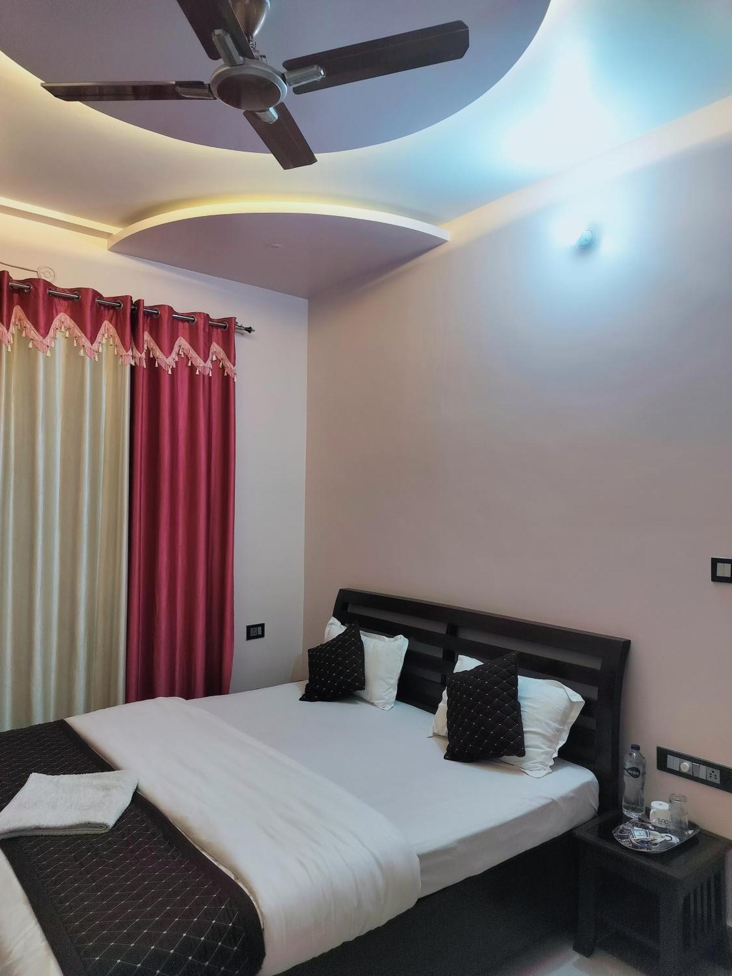 ורנאסי Shree Nanda Guest House מראה חיצוני תמונה